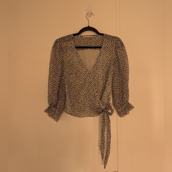 Abercrombie & Fitch Black and White Wrap Blouse - Picture 5 of 12